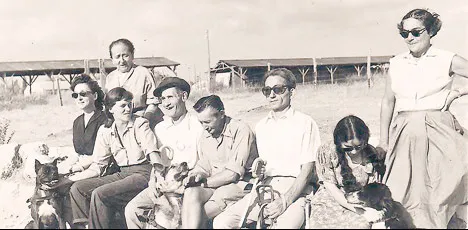 האישה שלימדה כלבים עברית: רודולפינה מנצל והולדת הקינולוגיה בישראל
